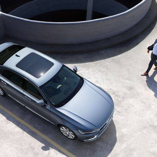 Đỉnh cao của nghệ thuật thủ công Volvo S90 Plug-In Hybrid Ultra