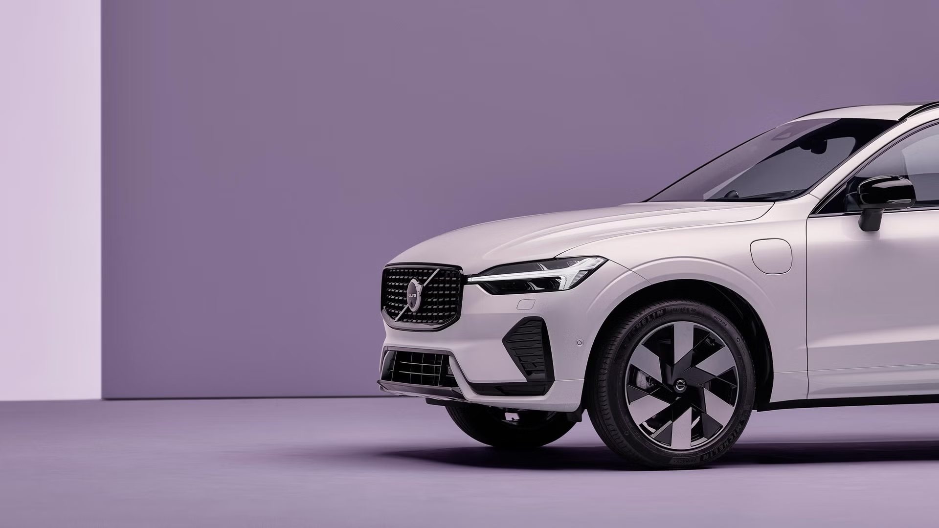 Volvo XC60 Plug-in Hybrid Ultra: Dấn đầu xu hướng xe sang Hybrid