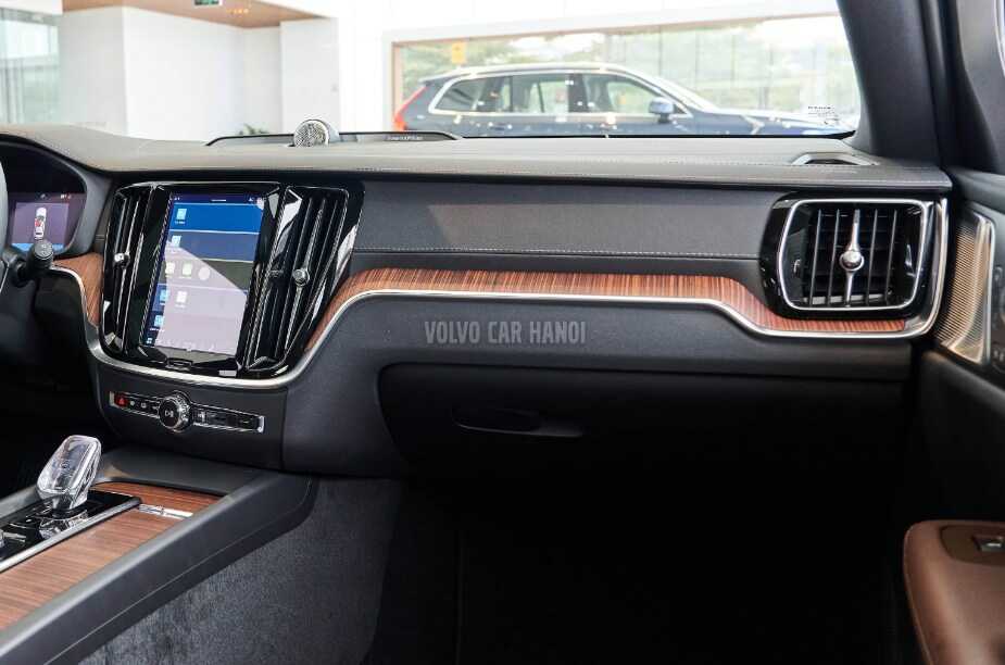 Volvo V60 Cross Country Ultimate 2023